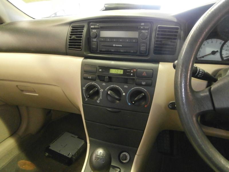 View Auto part Console Toyota Corolla 2004