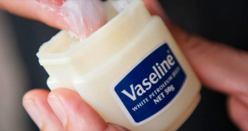 16 Incredible Uses Of Petroleum Jelly