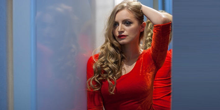 4 Dazzling Lipstick Shades for Red Dress