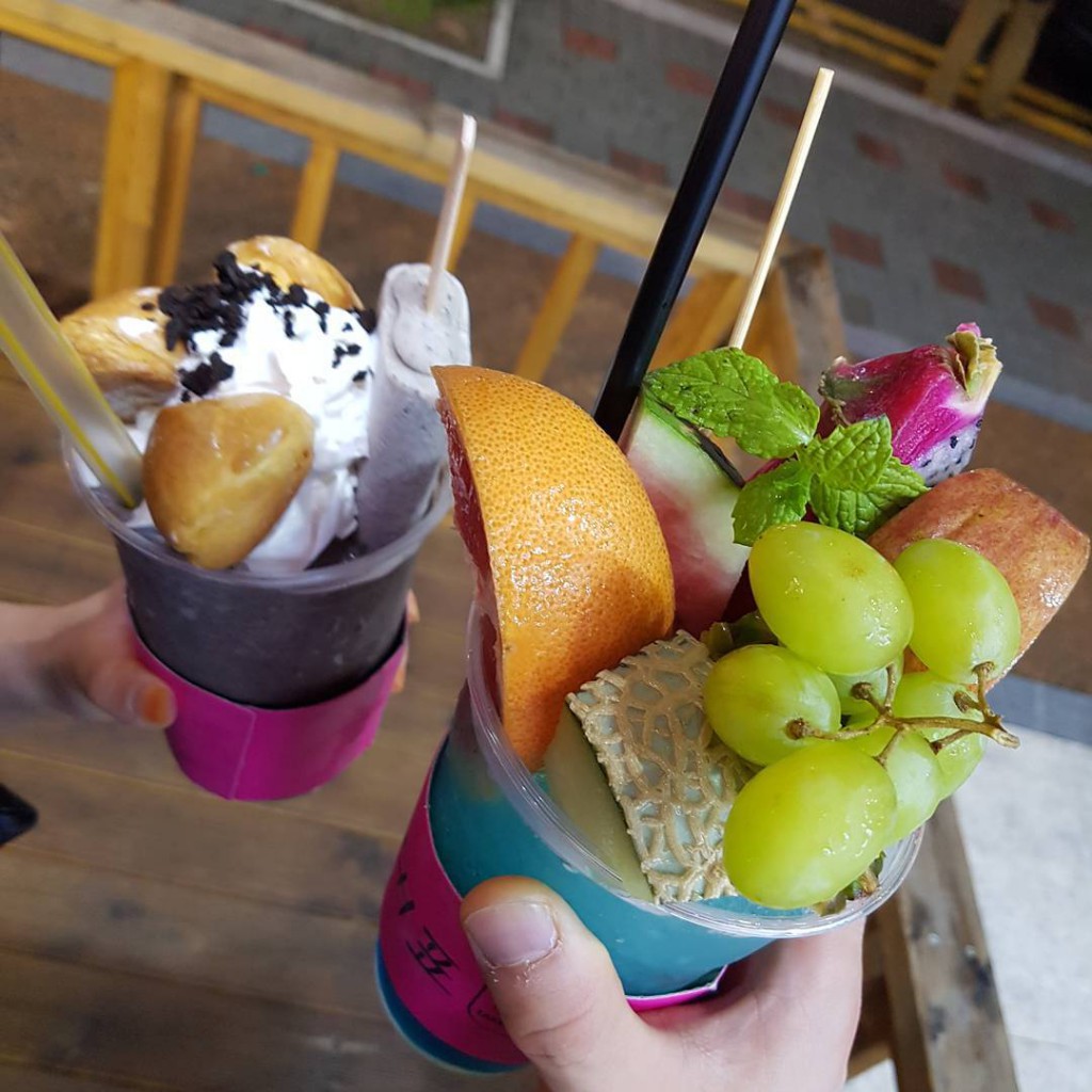 lee cafe 12