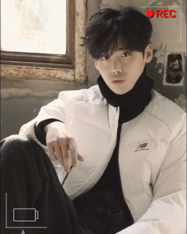 new-balance-leejongsuk-2