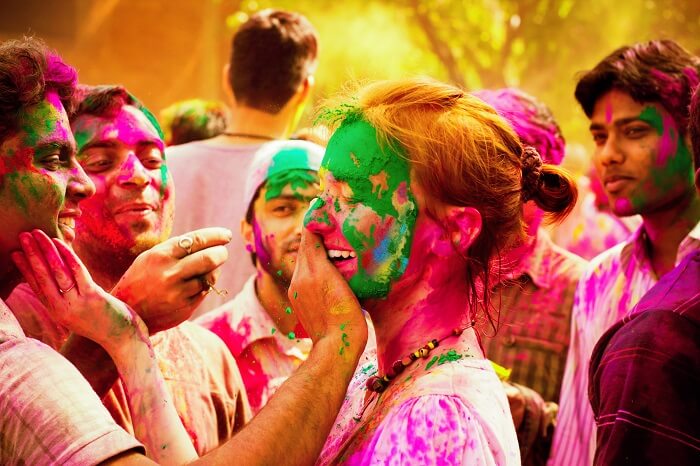 Holi in Mumbai | Kesari Tours | holi 2019