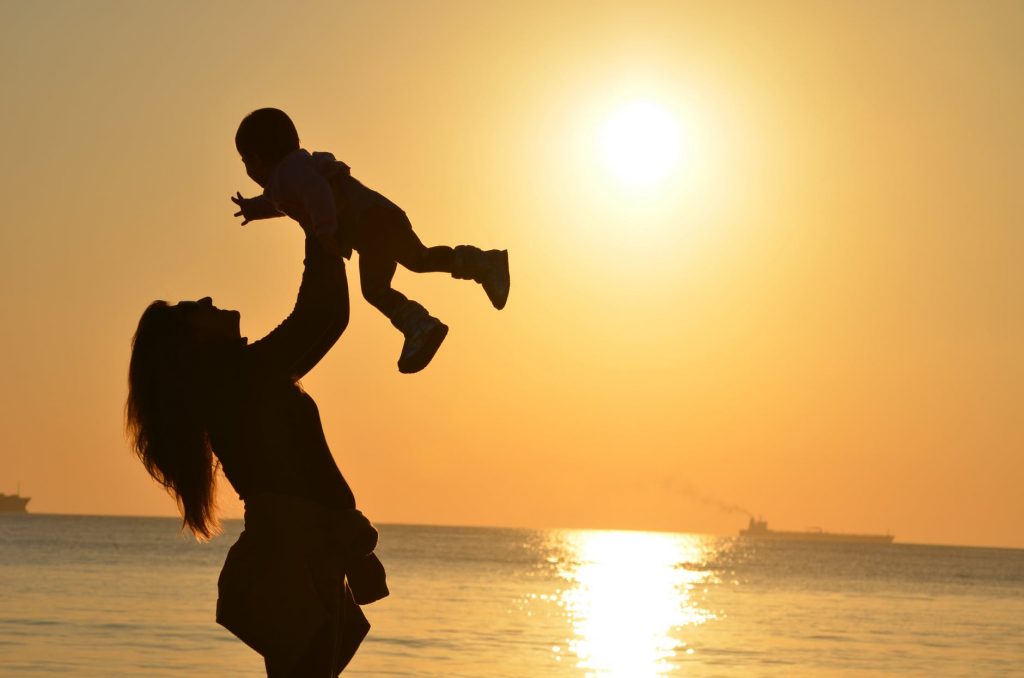 travelling to beach with family