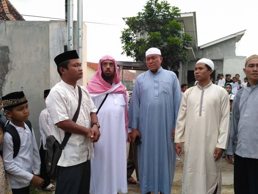 (Foto Dokumentasi Dalam Rangka Haul Sesepuh Pondok Pesantren Al-Mubarokah Serta Khitanan Massal Anak Yatim Piatu dan Dhu'afah Tahun 2016)