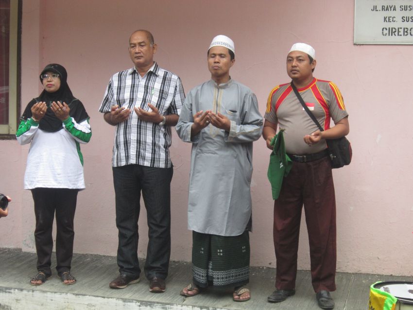 (Foto Dokumentasi Dalam Rangka Haul Sesepuh Pondok Pesantren Al-Mubarokah Serta Khitanan Massal Anak Yatim Piatu dan Dhu'afah Tahun 2016)