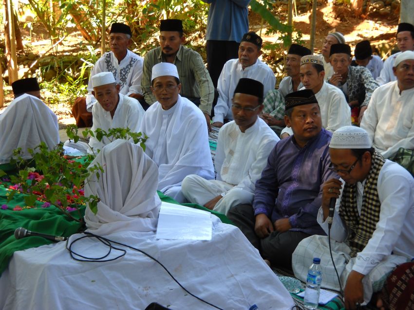 (Foto Dokumentasi Dalam Rangka Haul Sesepuh Pondok Pesantren Al-Mubarokah Serta Khitanan Massal Anak Yatim Piatu dan Dhu'afah Tahun 2016)
