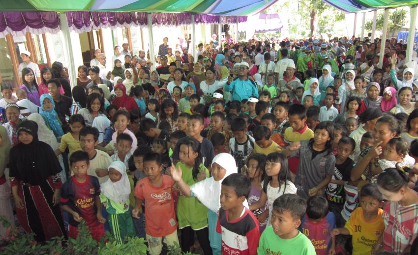 (Foto Dokumentasi Dalam Rangka Haul Sesepuh Pondok Pesantren Al-Mubarokah Serta Khitanan Massal Anak Yatim Piatu dan Dhu'afah Tahun 2016)