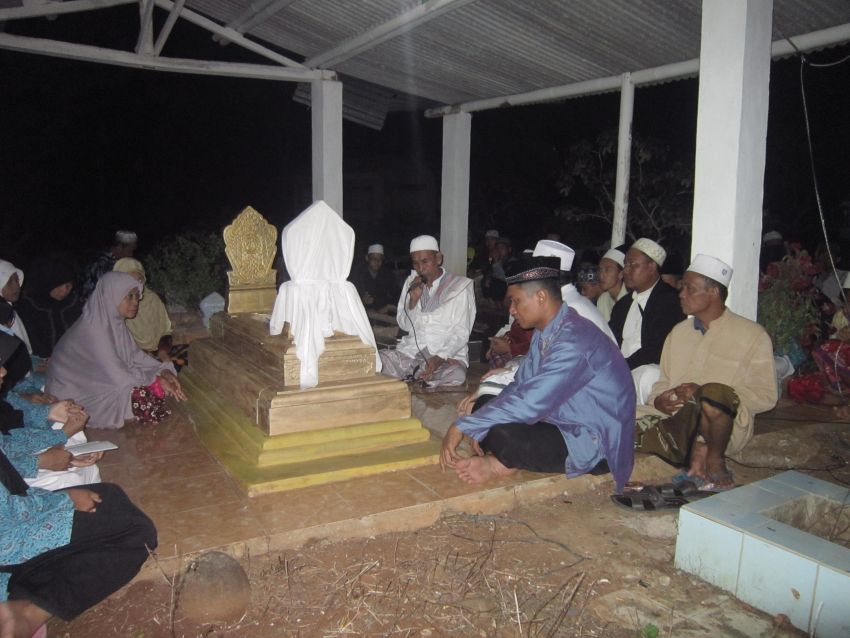 (Foto Dokumentasi Dalam Rangka Haul Sesepuh Pondok Pesantren Al-Mubarokah Serta Khitanan Massal Anak Yatim Piatu dan Dhu'afah Tahun 2016)