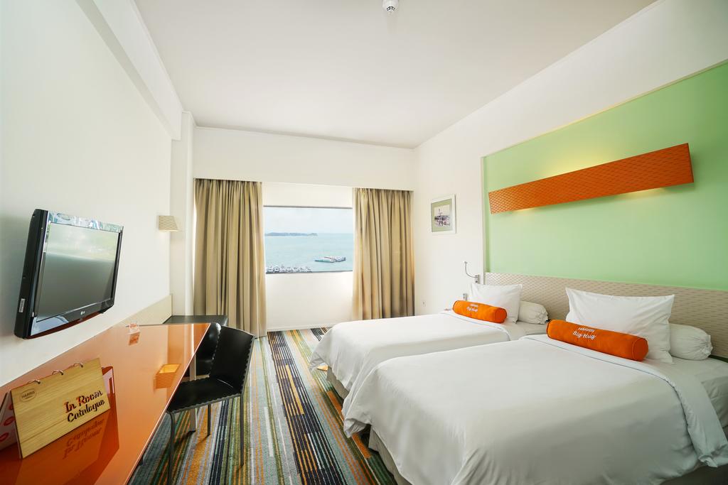 Batam | Harris Hotel Batam Center + Ferry