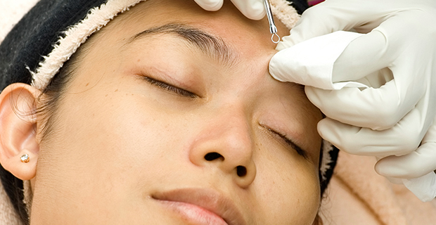 clear-skin-with-acne-facial