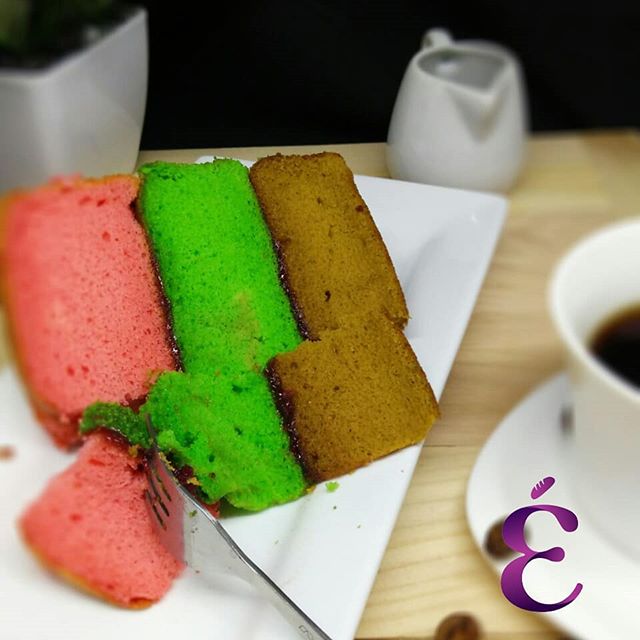 Momen - Momen Kue Manis