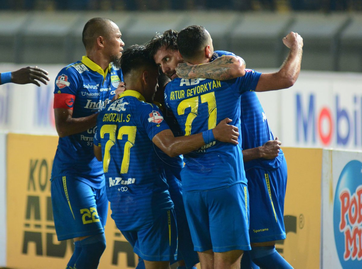 selebrasi-pemain-persib-bandung-vs-ps-tira-persikabo foto selebrasi pemain persib bandung