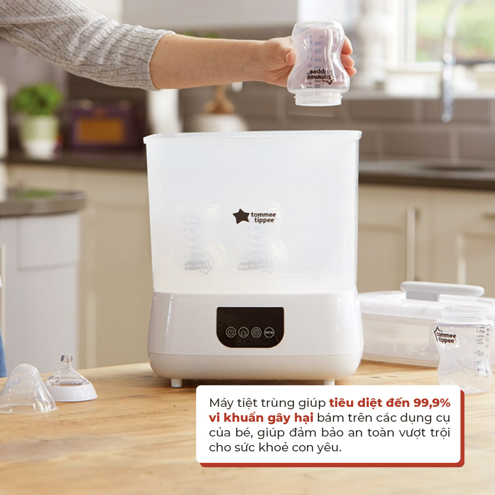 Máy tiệt trùng Tommee Tippee giúp tiêu diệt 99,9% vi khuẩn gây hại, bảo đảm an toàn cho sức khỏe của bé yêu. Thiết bị tiện ích cho mẹ bỉm hiện đại, hỗ trợ việc chăm sóc và nuôi con trở nên nhẹ nhàng hơn.