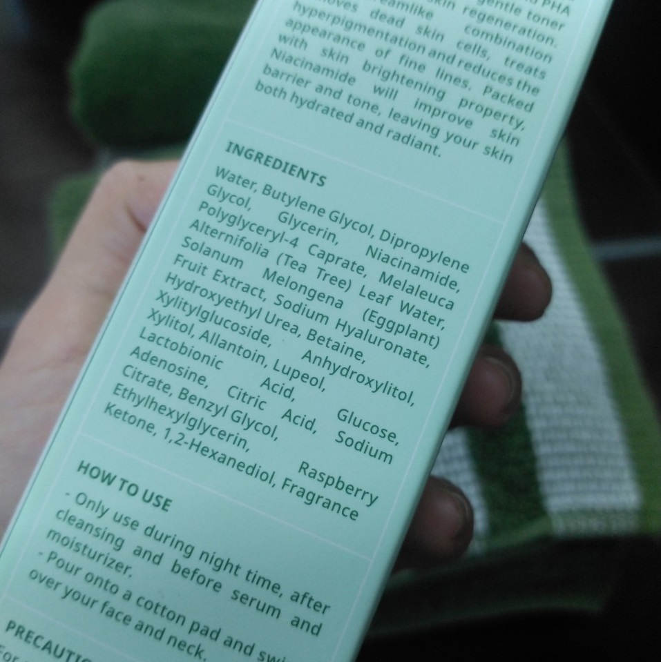 Review nước cân bằng The Auragins là toner cho da dầu mụn có chứa AHA-PHA giúp làm sạch tế bào chết, mang lại làn da sáng khỏe. Bài viết chia sẻ kinh nghiệm kết quả khi sử dụng sản phẩm này.