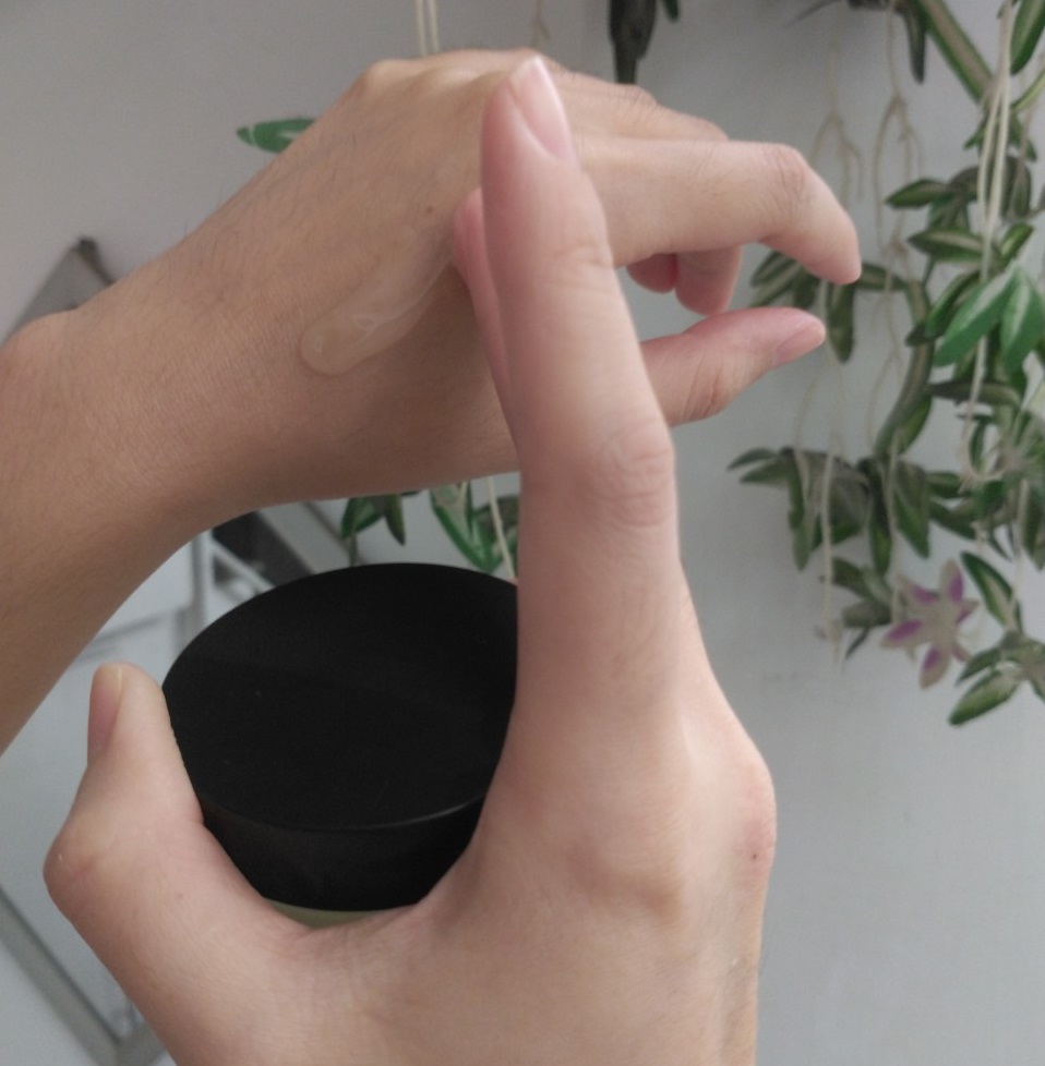 Review về kem dưỡng I’m From Vitamin Tea Tree Water, giúp da dầu giảm tiết nhờn chỉ sau một đêm. Phù hợp với những bạn có làn da dầu hoặc hỗn hợp thiên dầu, mang lại hiệu quả tức thì.