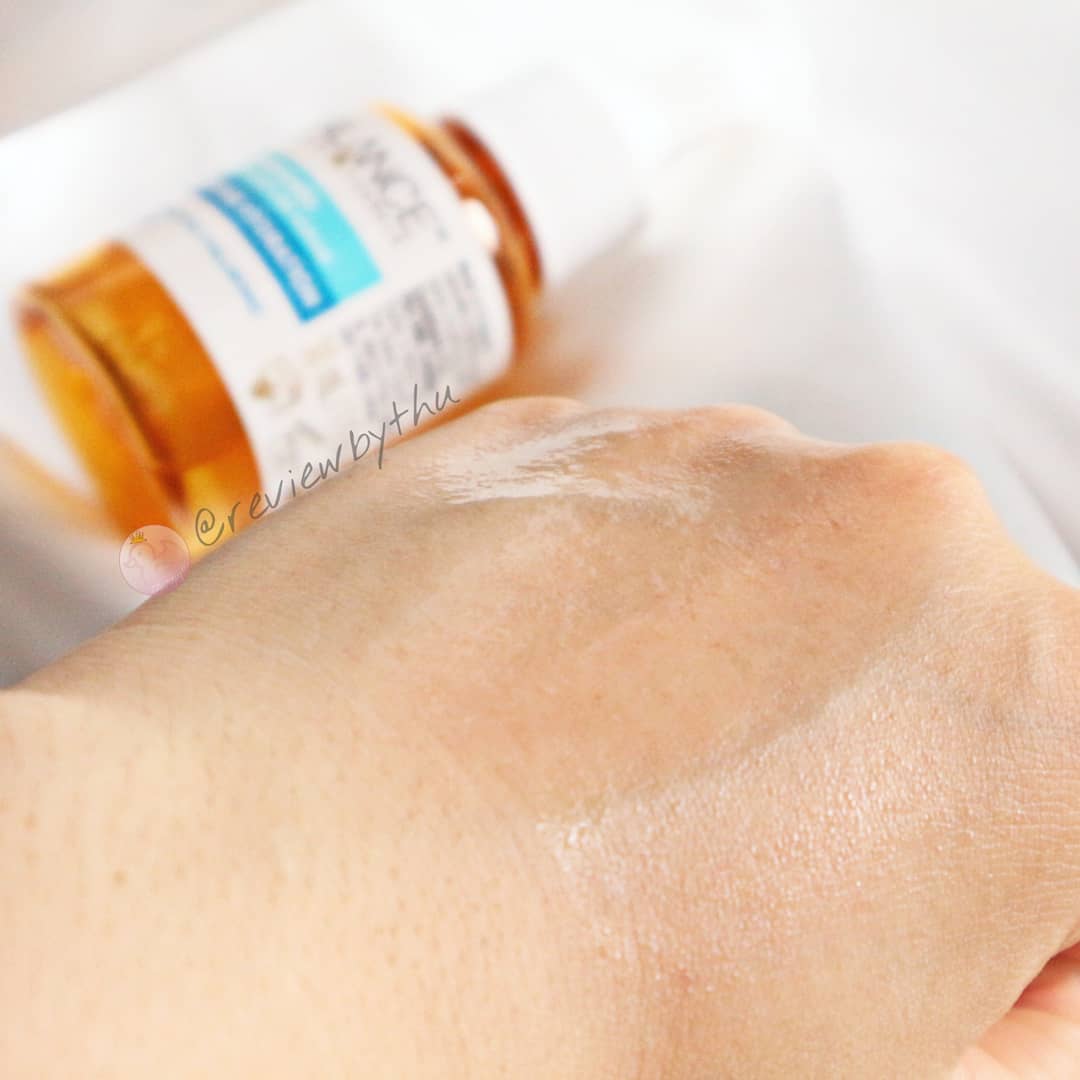 Review serum cấp nước Balance, bí quyết dưỡng ẩm cho da trong mùa lạnh sắp đến. Sản phẩm giá hạt dẻ, phù hợp với mọi loại da, giúp da cân bằng ẩm, chống nếp nhăn hiệu quả.
