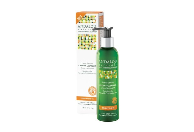 Sản phẩm làm sạch tự nhiên Meyer Lemon Creamy Cleanser từ Andalou Naturals, bổ sung thành phần Organic giúp nuôi dưỡng làn da nhạy cảm, tăng cường sức khỏe cho làn da với các nghiên cứu về tế bào trái cây.