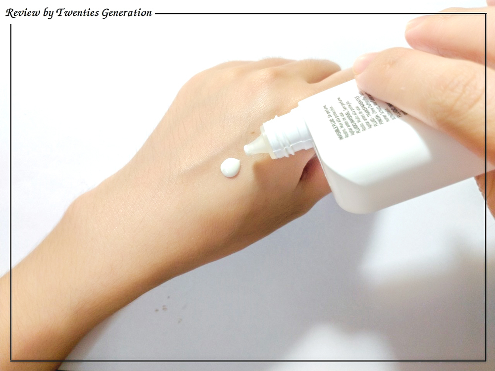 Review sữa chống nắng La Roche Posay, sản phẩm mỏng mịn, thấm nhanh. Lần thử nghiệm đầu tiên với kem chống nắng hóa học cho da hỗn hợp và kiềm dầu, mang lại trải nghiệm tuyệt vời.