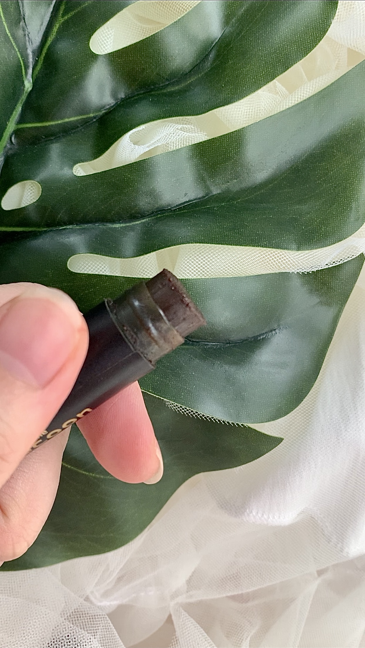 Tẩy tế bào chết môi The Cocoon Dak Lak Coffee Lip Scrub giá 68k, được đánh giá 5 sao tại Lixibox. Sản phẩm mỹ phẩm thuần chay, mang lại hiệu quả tốt và thường xuyên cháy hàng. Xem review mỹ phẩm để biết thêm chi tiết.