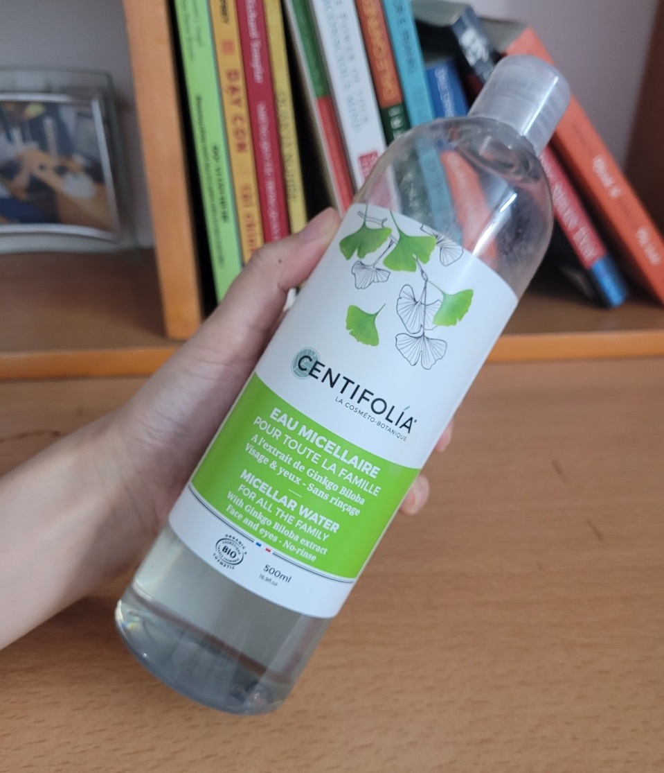 Chia sẻ về skincare routine buổi tối chưa tới 1 triệu, cô nàng dùng sữa rửa mặt Eucerin và lotion Nhật Bản, cùng review kem dưỡng I'm From Vitamin Tea Tree, nội dung bài viết hướng dẫn chọn mỹ phẩm bình dân nhưng hiệu quả.