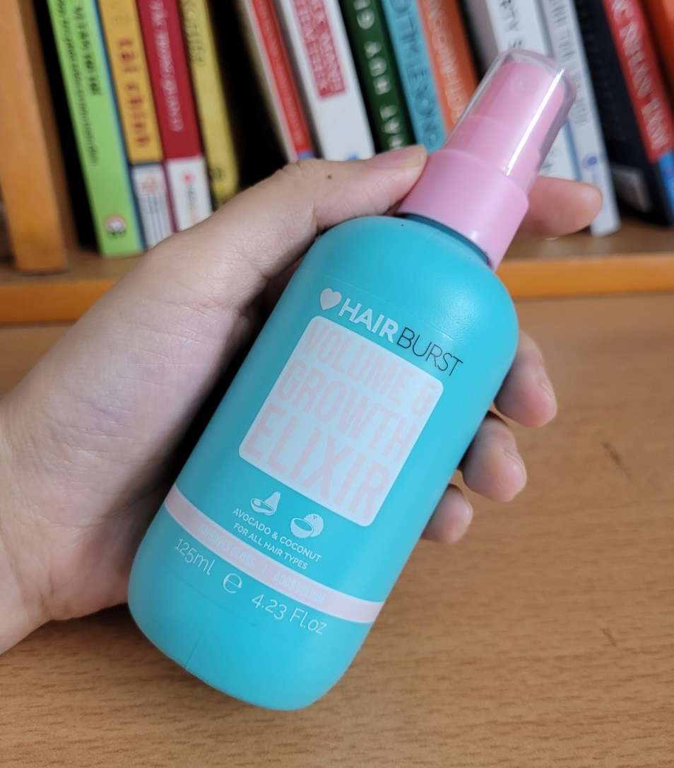 Xịt dưỡng tóc Hairburst với công thức từ bơ và dừa, giúp phục hồi tóc thưa và hói, hỗ trợ quá trình mọc tóc. Tìm hiểu thêm về chăm sóc tóc và review mỹ phẩm từ Lixibox Magazine.