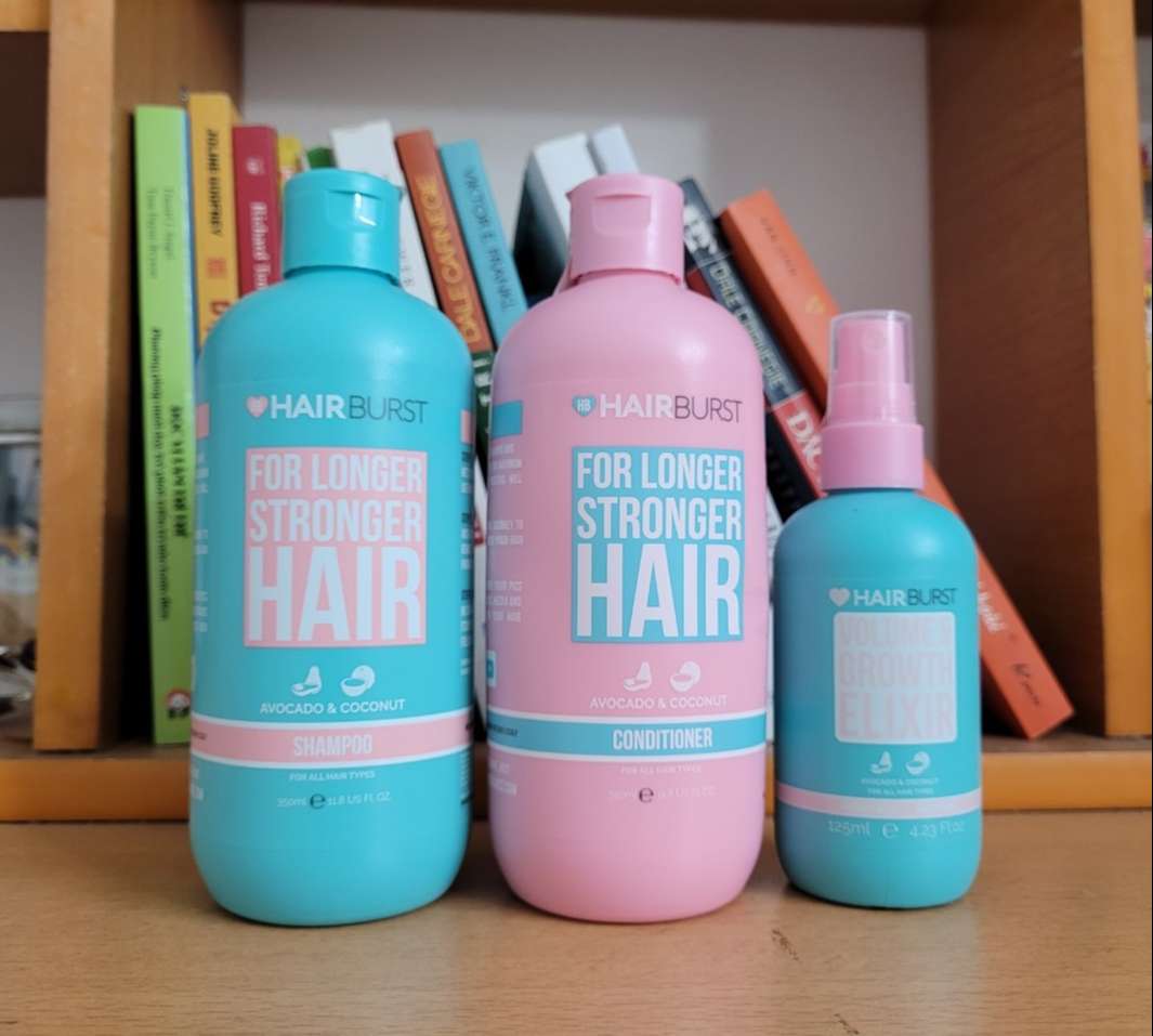 Xịt dưỡng tóc Hairburst với thành phần bơ và dừa, giúp phục hồi tóc mỏng và hói. Bài viết trên Lixibox Magazine chia sẻ kinh nghiệm chăm sóc tóc, review mỹ phẩm hiệu quả, bao gồm dầu gội và dầu xả Hairburst.