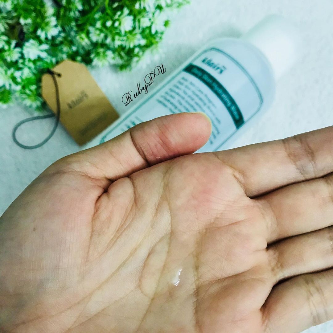 Toner Klairs Daily Skin Hydrating Water là sản phẩm chăm sóc da lý tưởng dành cho da nhạy cảm và khô. Sản phẩm cung cấp độ ẩm hiệu quả, sử dụng lâu dài và được các tín đồ làm đẹp yêu thích. Khám phá review mỹ phẩm này để tìm hiểu chi tiết!