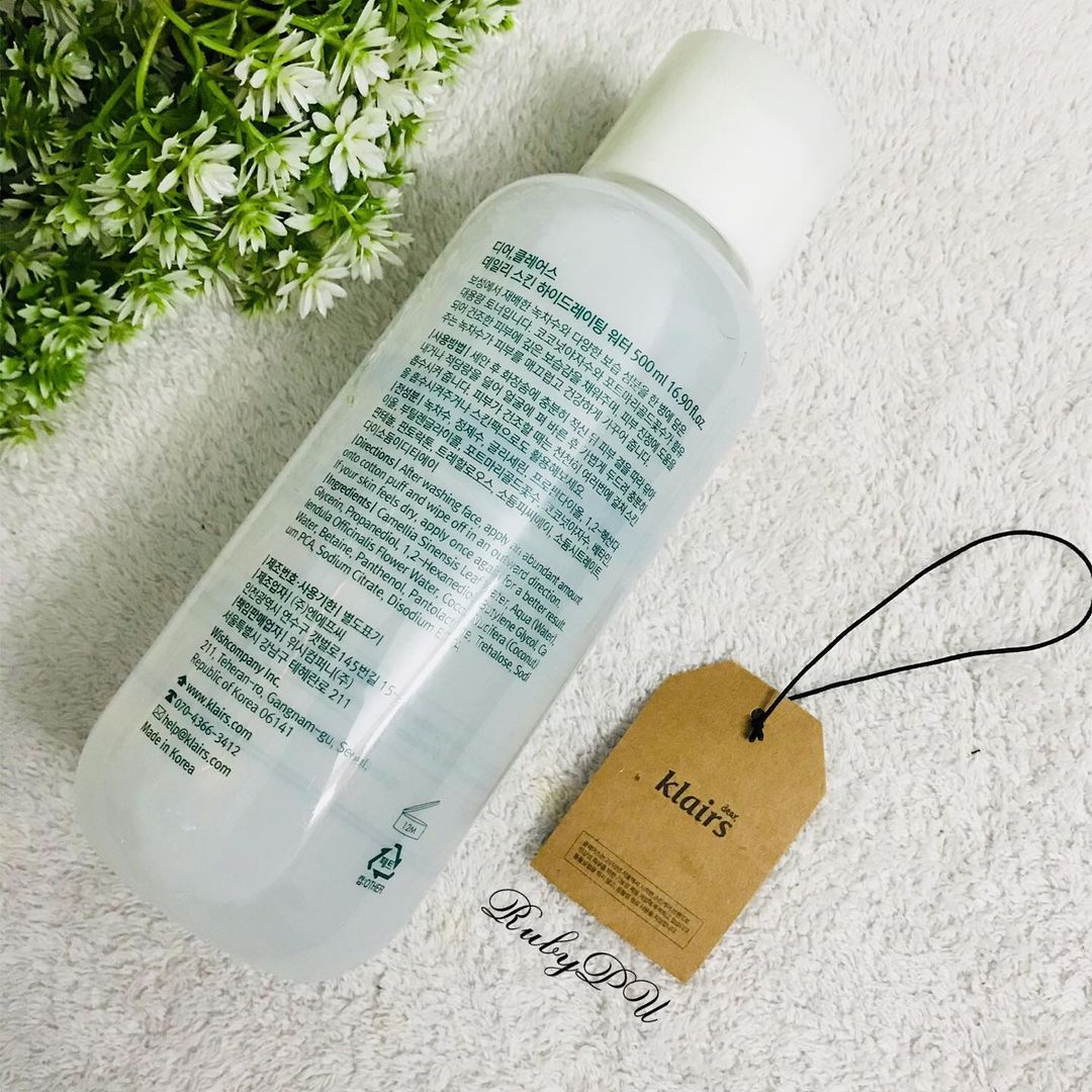 Toner Klairs Daily Skin Hydrating Water 500ml dành cho da nhạy cảm và da khô, được đánh giá cao trong review mỹ phẩm. Sản phẩm vừa túi tiền chỉ dưới 350k, hiệu quả cấp ẩm siêu đỉnh cho làn da của bạn.