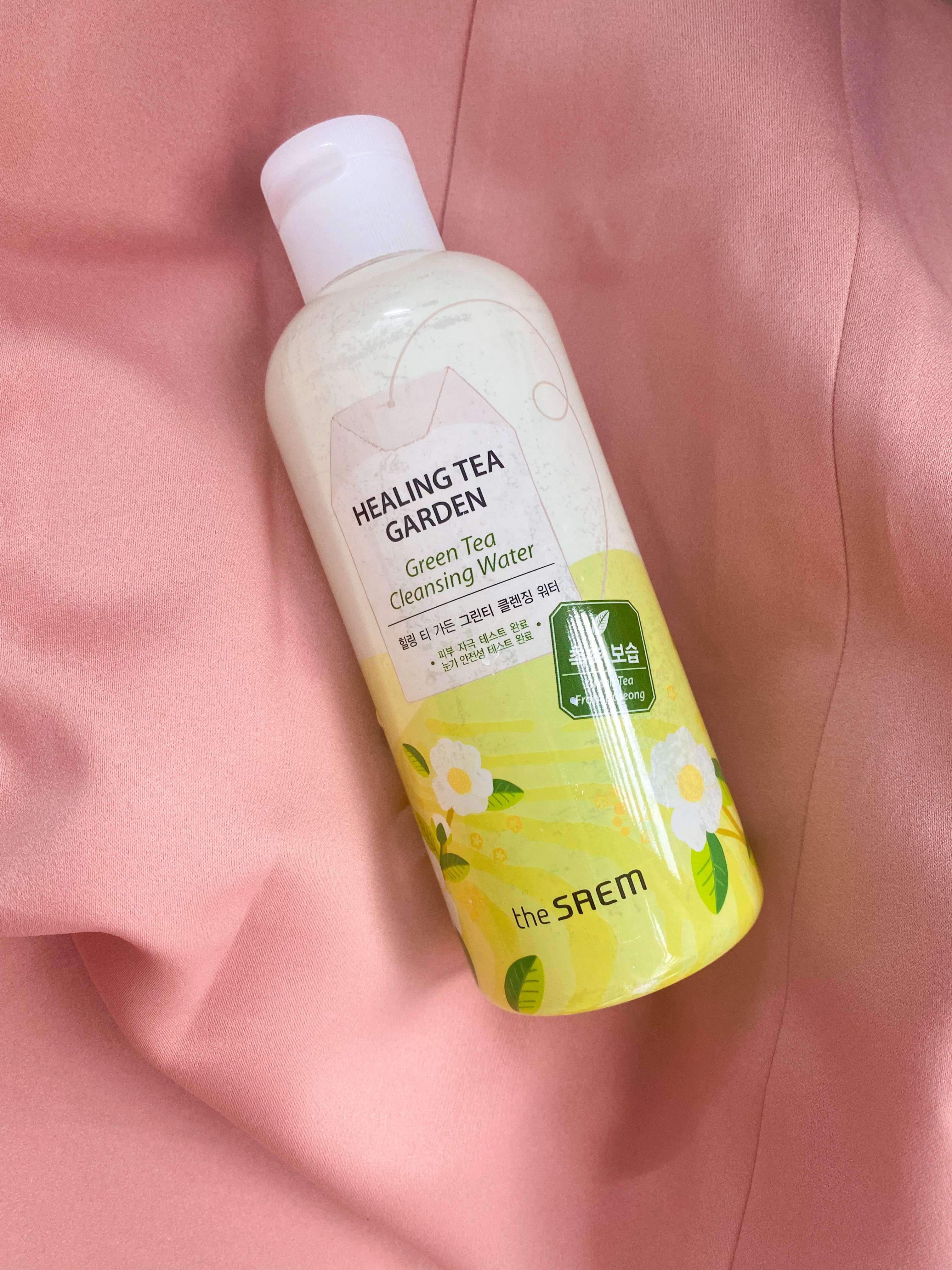 Nước tẩy trang trà xanh The Saem, sản phẩm lý tưởng cho da nhạy cảm. Bài viết chia sẻ review làm đẹp về nước tẩy trang cho da nhạy cảm, phản hồi của người dùng "khó tính" và đánh giá sản phẩm này về hiệu quả và giá cả.