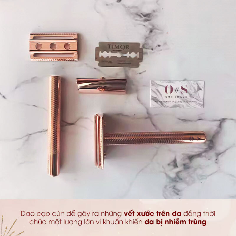 Bộ dụng cụ tẩy lông bao gồm các loại dao cạo, cảnh báo việc sử dụng sai cách có thể gây tổn thương da và nhiễm trùng. Đừng để da bị kích ứng, đau rát chỉ vì triệt lông không an toàn. Tìm hiểu cách triệt lông an toàn với Máy Triệt Lông Cá Nhân Halio IPL.