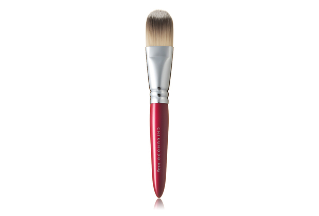 Cọ Chikuhodo - sản phẩm high-end từ Nhật Bản, nổi tiếng với thiết kế tinh xảo và khả năng tán phấn hoàn hảo. Với hơn 60 năm kinh nghiệm, hãng cọ này được yêu thích bởi beauty blogger và tín đồ làm đẹp.