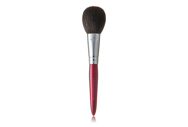 Cọ Chikuhodo - một sản phẩm high-end nổi tiếng từ Nhật Bản, được yêu thích bởi thiết kế tinh tế và khả năng trang điểm hoàn hảo. Lịch sử hơn 60 năm của hãng đã tạo nên một thương hiệu được nhiều beauty blogger săn đón.