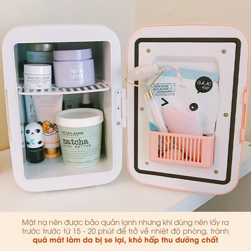 5 sai lầm khi đắp mặt nạ khiến hội skincare lâu năm cũng có thể "vứt tiền ra cửa sổ". Mặt nạ nên được bảo quản lạnh nhưng khi dùng nên lấy ra trước từ 15 - 20 phút để trở về nhiệt độ phòng, tránh quá mát làm da bị se lại, khó hấp thu dưỡng chất.