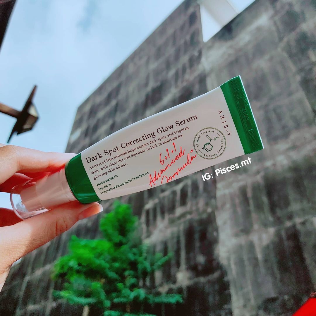Serum AXIS-Y Dark Spot Correcting Glow Serum với Niacinamide giúp cải thiện tình trạng thâm mụn hiệu quả, phù hợp cho những ai cần tìm serum trị thâm nào tốt. Tìm hiểu thêm trong bài viết review mỹ phẩm này.