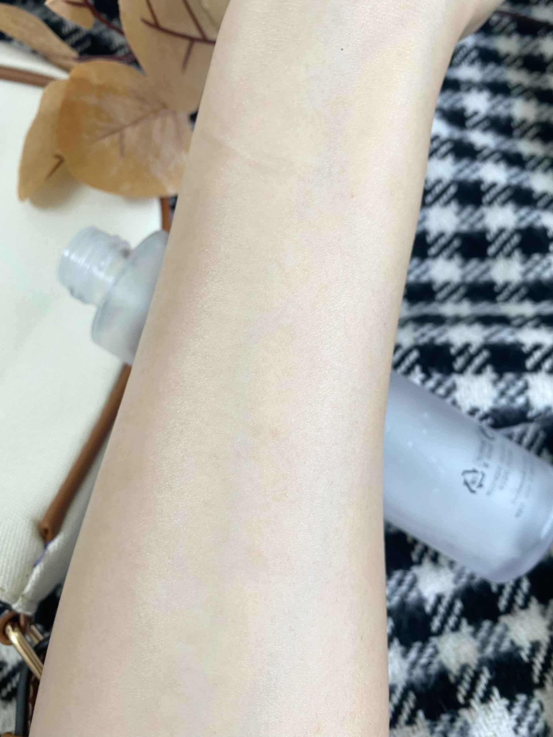 Toner 72% chiết xuất gạo dành cho da khô, cấp ẩm hiệu quả, cùng review mỹ phẩm cho sản phẩm 9Wishes. Chứa nước cân bằng da giúp da căng mướt.