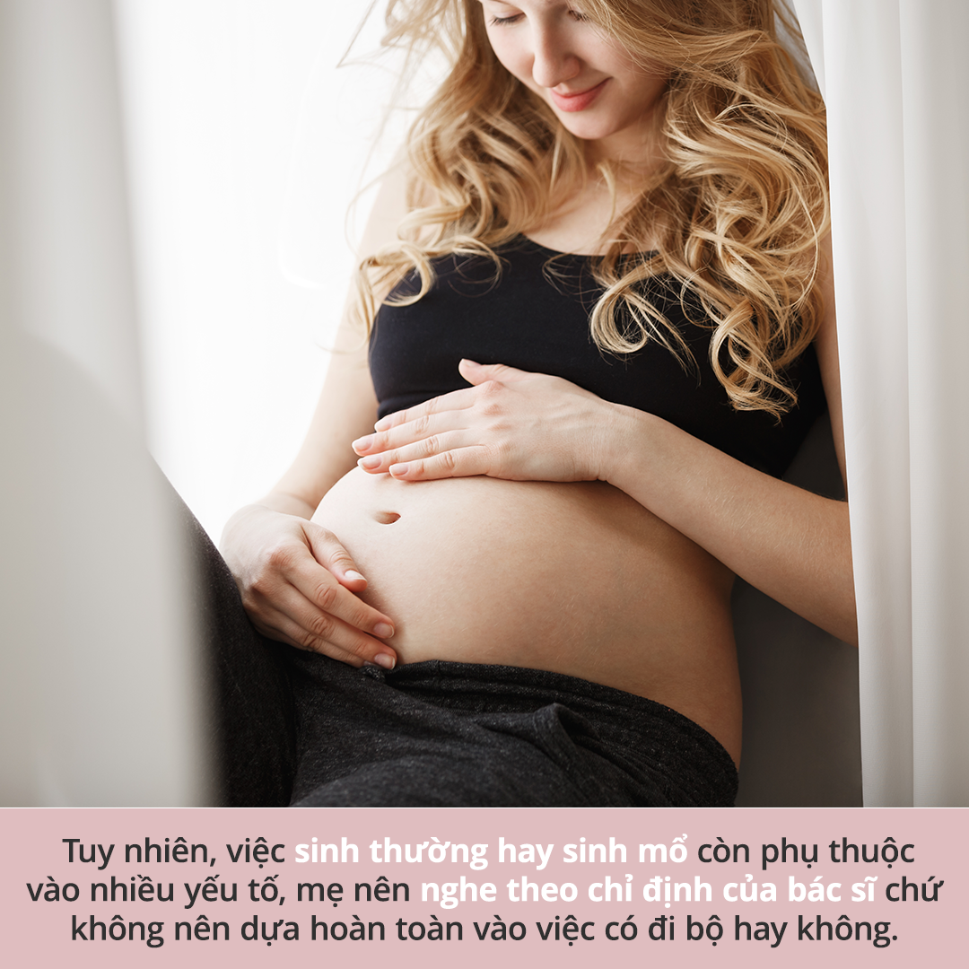 Mẹ bầu đang chăm sóc bụng bầu, với chú thích nhấn mạnh rằng việc sinh thường hay sinh mổ phụ thuộc vào nhiều yếu tố, khuyến khích mẹ nên nghe theo chỉ định của bác sĩ về việc đi bộ. Hãy khám phá xem bà bầu đi bộ nhiều có tốt không cho sức khoẻ mẹ và bé.