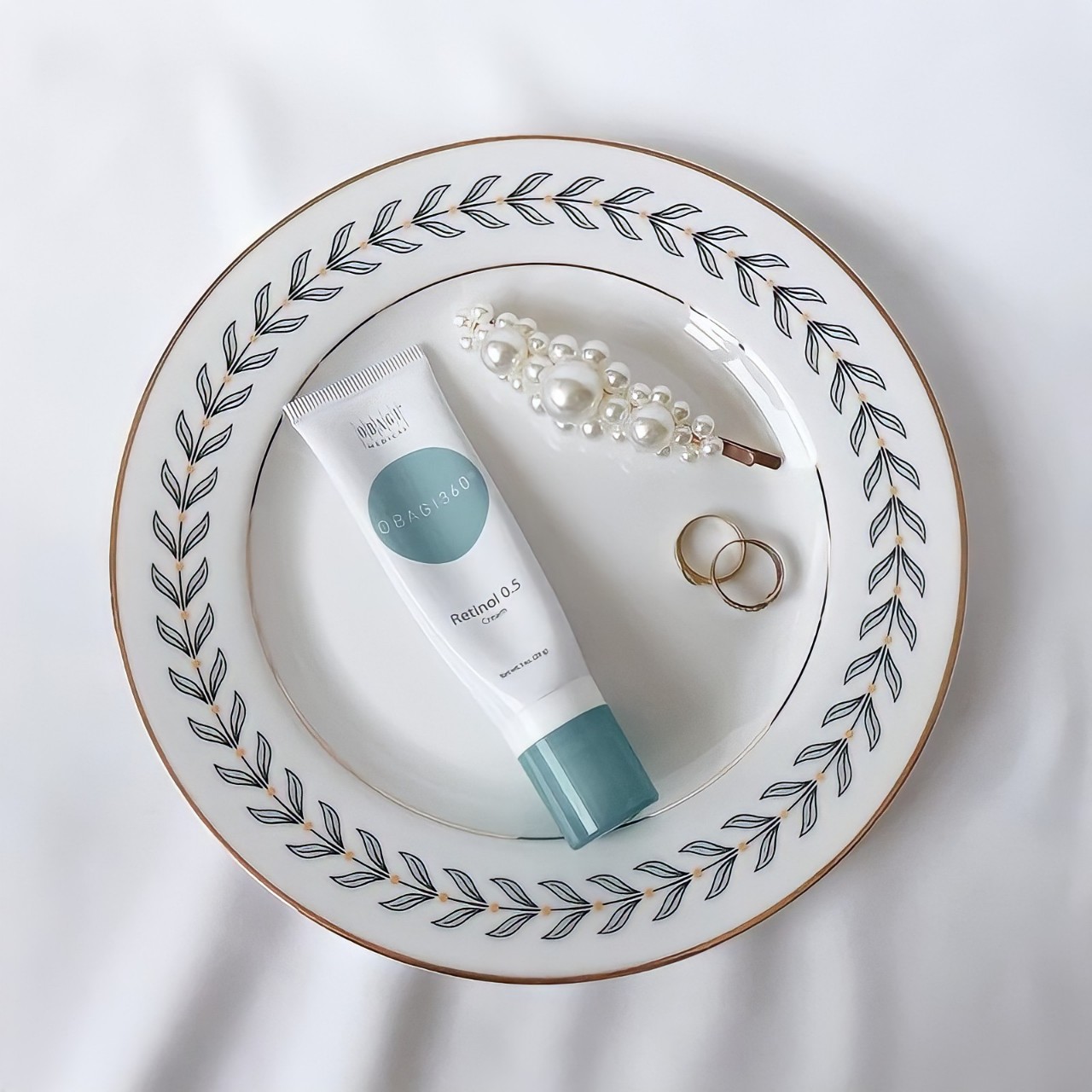 Bài viết về trải nghiệm dùng Obagi 360 Retinol của người dùng, tiết lộ nỗi sợ bong tróc, kích ứng và kết quả bất ngờ. Đọc review obagi retinol 360, bài viết có lưu ý cho da nhạy cảm khi dùng retinol.