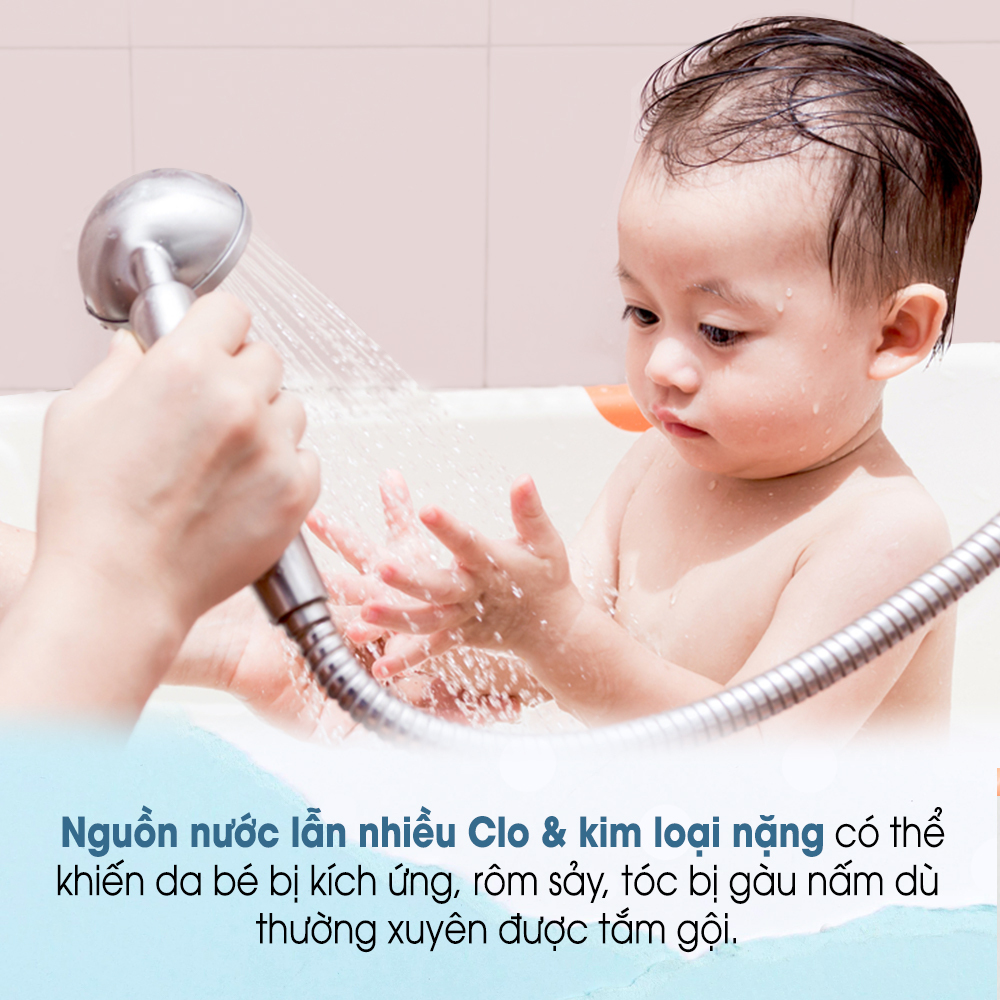 Nguyên nhân bé bị rôm sảy, kích ứng da thường gặp do nguồn nước có nhiều Clo và kim loại nặng. Tìm hiểu cách ngừa da bé kích ứng và những lưu ý khi chăm sóc da bé để hạn chế rủi ro.