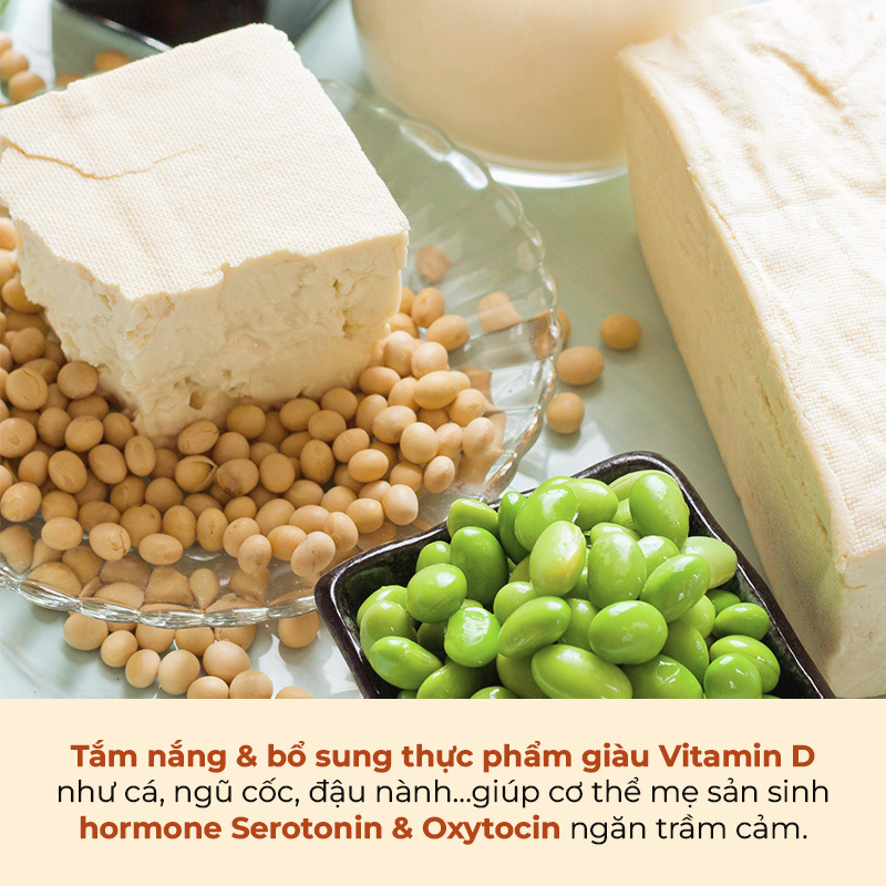 Tẩm nang & bổ sung thực phẩm giàu Vitamin D như cá, ngũ cốc, đậu nành... giúp cơ thể mẹ sản sinh hormone Serotonin & Oxytocin ngăn trầm cảm. Nụ cười đầu tiên của bé là quà vô giá cho mẹ.