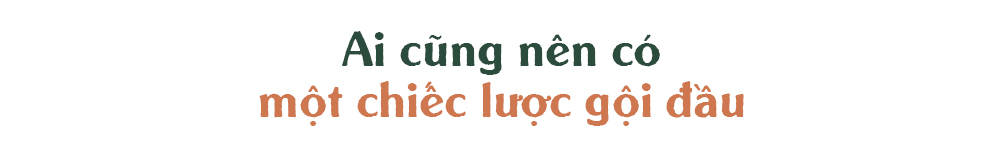 Ai cũng nên có một chiếc lược gội đầu. Bài viết về Hội tóc mỏng nên follow ngay: Lucy - nàng TikToker có nhiều hair care tips nhất hệ mặt trời sẽ chia sẻ nhiều mẹo giúp tóc dày hơn và khắc phục tóc xẹp.