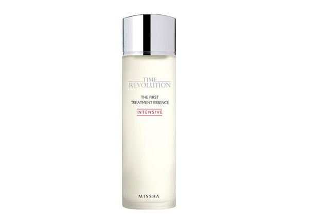 NIACINAMIDE - SIÊU SAO DƯỠNG TRẮNG ĐA NĂNG. Niacinamide là một chất dưỡng da rất phổ biến, được nhiều hãng mỹ phẩm uy tín sử dụng để giảm mụn, cải thiện lỗ chân lông, làm trắng da và ngừa lão hóa. Hãy kết hợp với sản phẩm Missha Time Revolution để chăm sóc da hiệu quả.