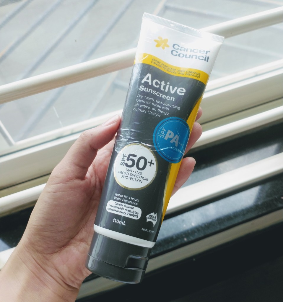 Kem chống nắng Cancer Council Active Dry Touch SPF 50+, chống nắng hiệu quả cho da, thích hợp cho cuộc sống năng động. Đọc thêm review kem chống nắng Cancer Council có tốt không trong bài viết.