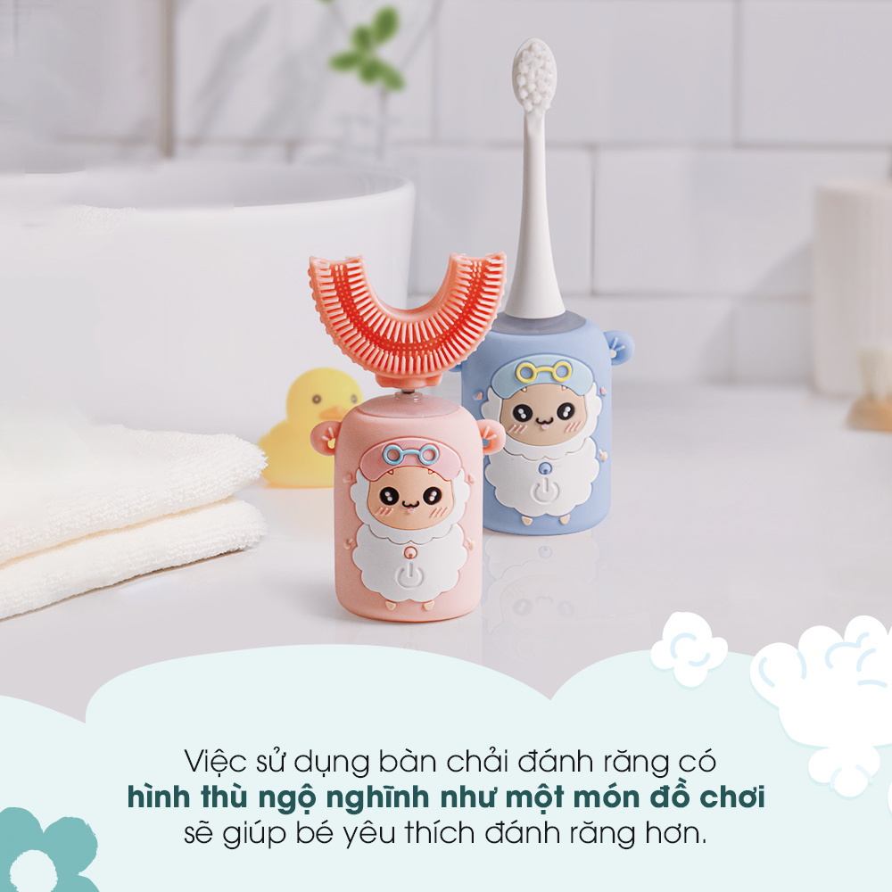 Bàn chải đánh răng với hình thú ngộ nghĩnh giúp trẻ thích thú hơn trong việc vệ sinh răng miệng. Một trong những cách dạy bé đánh răng hiệu quả, đặc biệt là khi trẻ bắt đầu học tự đánh răng từ 3 tuổi.