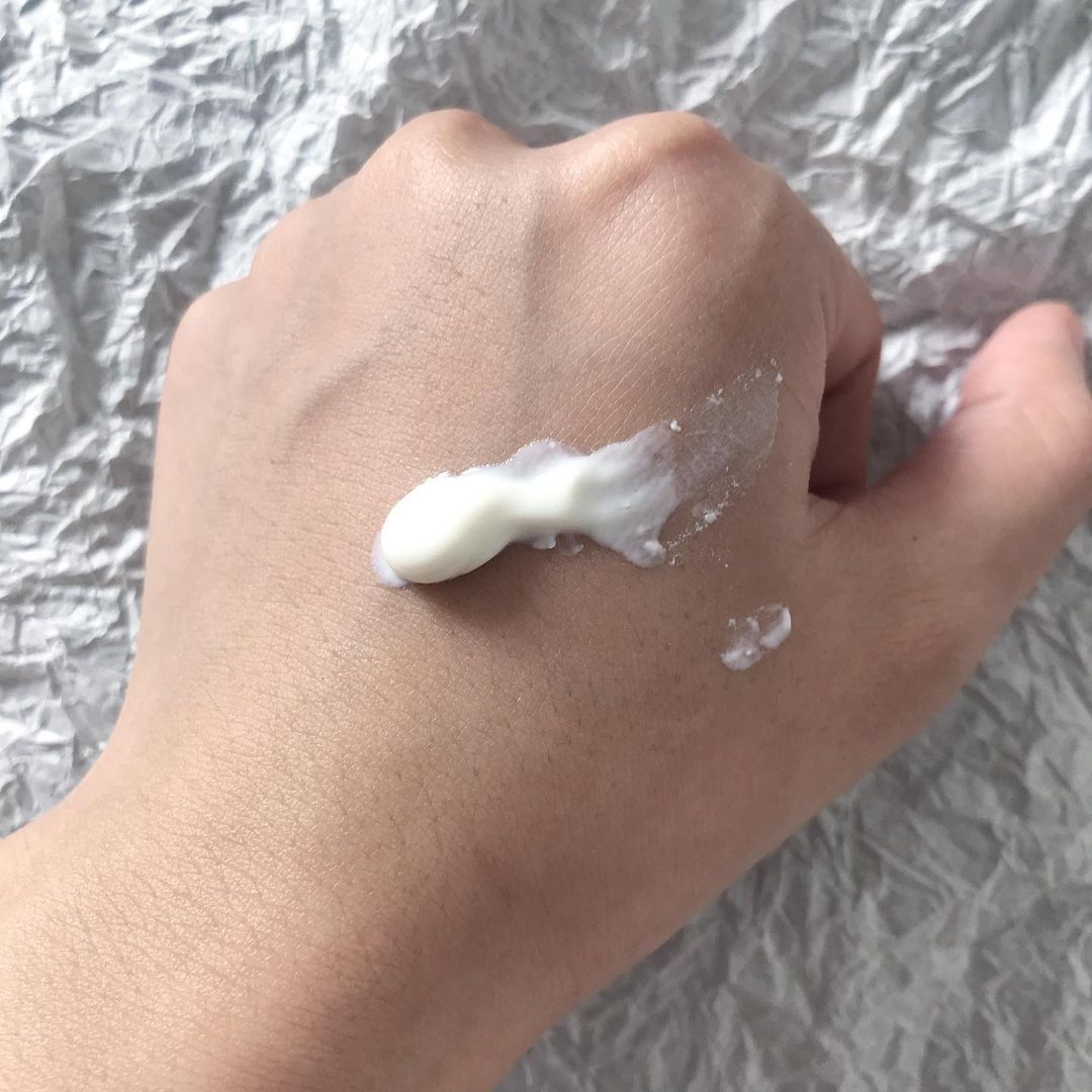 Kem chống nắng Altruist SPF 50 được review là sản phẩm bảo vệ da hiệu quả. Bài viết chia sẻ trải nghiệm về ưu nhược điểm của kem, liệu có xứng đáng với danh tiếng mạnh mẽ trên thị trường không.