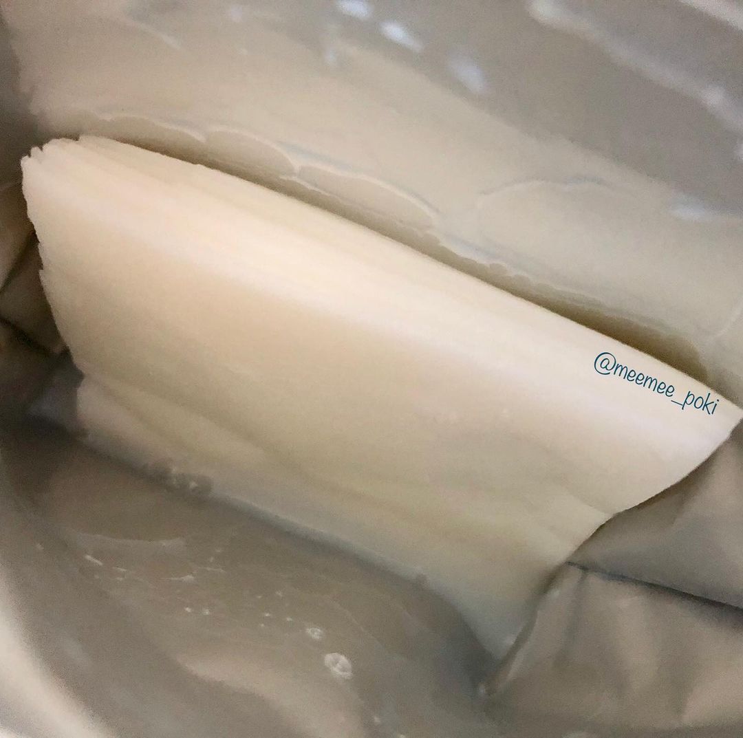 Chiếc mặt nạ gạo Keana Nadeshiko đang được giới thiệu trong bài viết, nổi bật với dưỡng chất 100% từ gạo, hoàn hảo cho mùa hè. Đánh giá mặt nạ giấy Keana có tốt không qua trải nghiệm thực tế.