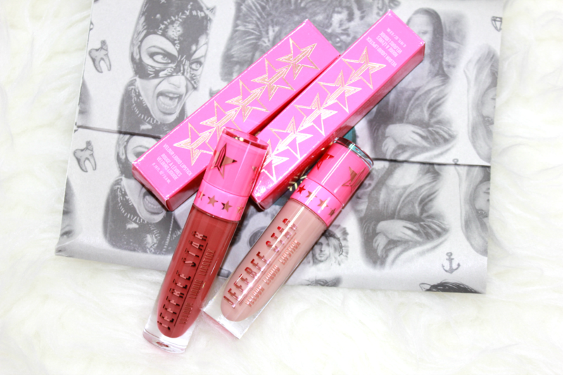 6 thỏi son kem "lạ" đang âm thầm khuấy đảo giới làm đẹp. Gợi ý từ Lixibox về những sản phẩm son kem lỳ độc đáo, được yêu thích từ drugstore đến high-end. Khám phá ngay để nâng cấp bộ sưu tập trang điểm của bạn! GWP, GWP Vietnam, GWP Lixibox.