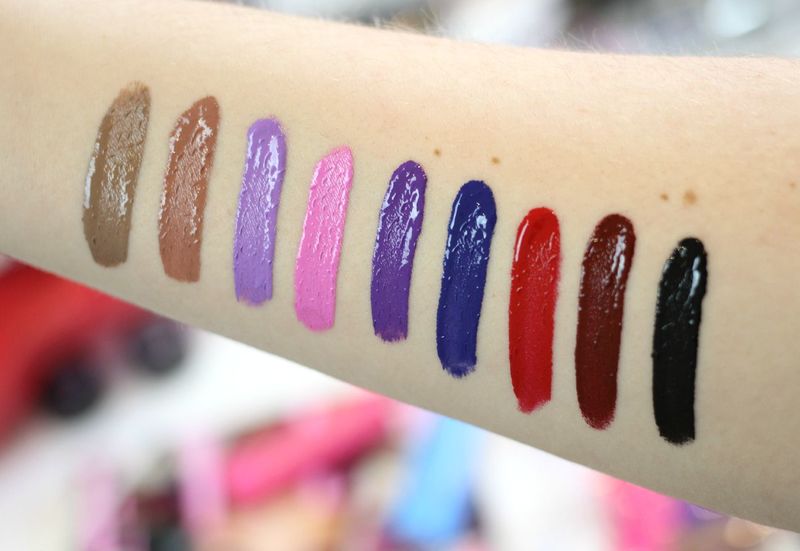 Bảng màu 6 thỏi son kem "lạ" với nhiều sắc thái khác nhau, thể hiện sự đa dạng và phong phú của xu hướng làm đẹp, phù hợp với nhu cầu của tín đồ yêu thích mỹ phẩm tại GWP Vietnam.