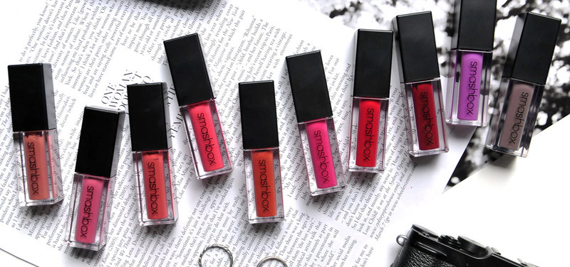 Bộ sưu tập 6 thỏi son kem lỳ độc đáo của Smashbox đang làm mưa làm gió trong giới làm đẹp, gợi ý cho các tín đồ mỹ phẩm về sản phẩm chất lượng và sắc màu đa dạng. Khám phá thêm tại GWP Vietnam và Lixibox.