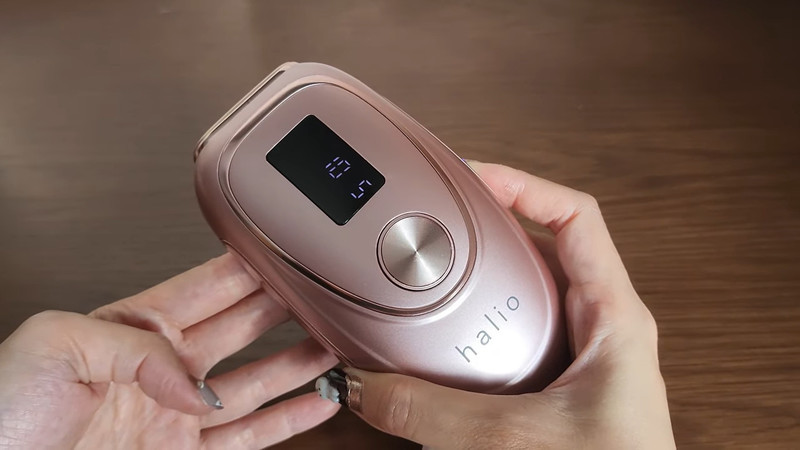 Triệt lông “mát lạnh” với HALIO IPL COOLING HAIR REMOVAL cùng Youtuber MiMi, khám phá công nghệ cao trong chăm sóc da. Trải nghiệm hiệu quả và chuyên sâu, giúp bạn tự tin hơn mà không lo đau đớn hay tốn thời gian. Tìm hiểu thêm cùng Lixibox về GWP Vietnam.