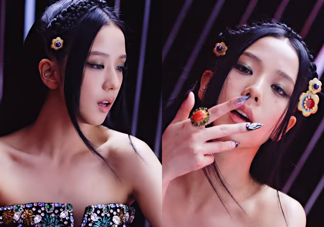 Tạo hình ấn tượng của Jennie trong MV "Pink Venom" của BLACKPINK, khiến fan MU xôn xao và trending khắp nơi. Hãy cùng Lixibox khám phá những visual sắc sảo và phong cách độc đáo trong bộ tứ Lisa, Jennie, Jisoo, và Rosé.
